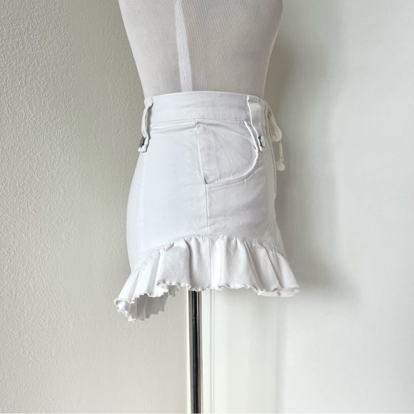 Eggie Ruffle Shorts - Picture 6 of 10
